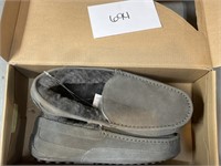 Men’s Kirkland suede slippers - size 10
