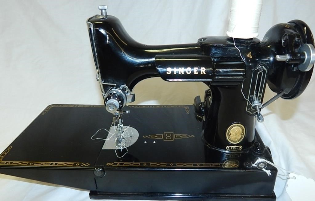 1955 Singer 221 Featherweight Sewing Machine