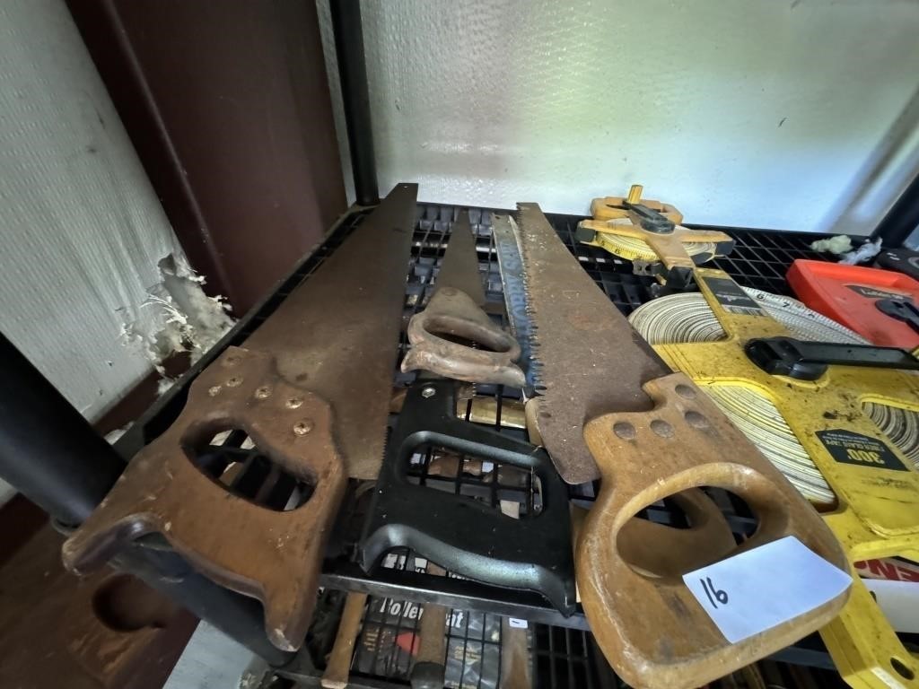 LOT OF HAND SAWS