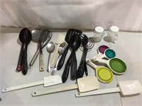 Kitchen Stuff - Pampered Chef Rubber Scrapers