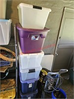 Six Totes (breezeway)