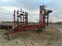 Case IH 4300 Field Cultivator