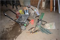 GROUP OF ASSORTED GARDEN TOOLS