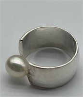 Tiffany 925 silver & pearl ring size 8