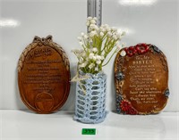 Vtg Wood pulp Plaques Sister Mom& Dad CrochetedJar