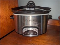 Crock pot slow cooker