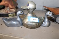 METAL DUCK BANK AND 2 PEWTER DUCKS