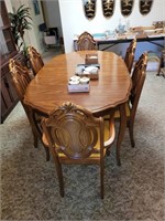 OVAL WOOD DINING TABLE & 6 CHAIRS W/ LEAF