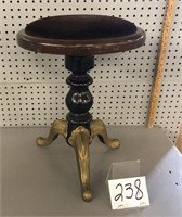 ORGAN STOOL WITH METAL FEET