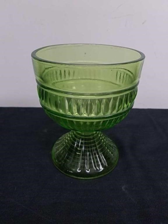 5.5 in antique bright green glass vase