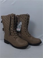 New Daily Shoes Size 9 Tan Combat Boots