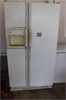 GE Refrigerator/Freezer (BUYER RESPONSIBLE FOR