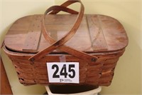Vintage Picnic Basket(R5)