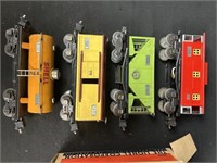 Lionel rolling stock with boxes
