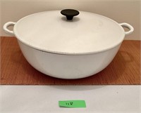 Le creuset pot with lid