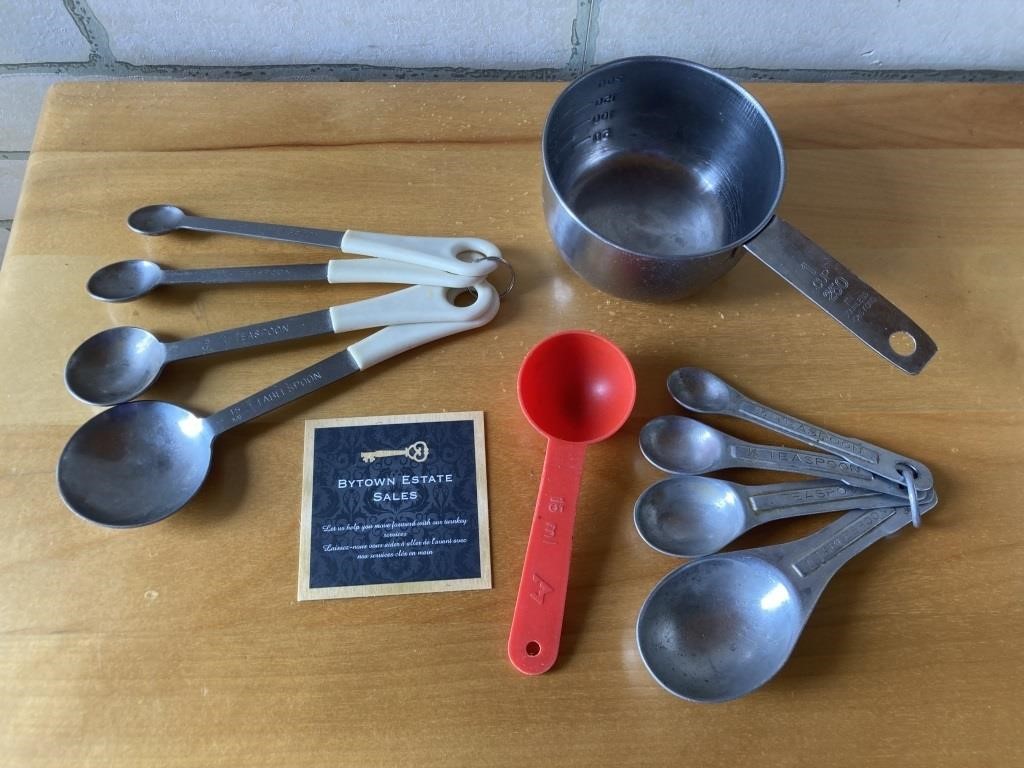 Lot of Assorted Measuring Spoons