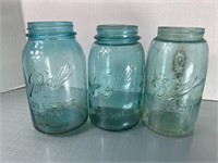 3-Quart Ball Blue Mason Jars some bubbles