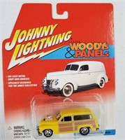 Johnny Lightning '50 Mercury Woody Wagon