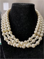 Vintage Faux Pearl Ladies Necklace