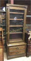 LOCKING DISPLAY W/ DRAWERS & 5 ADJ. SHELVES + KEYS