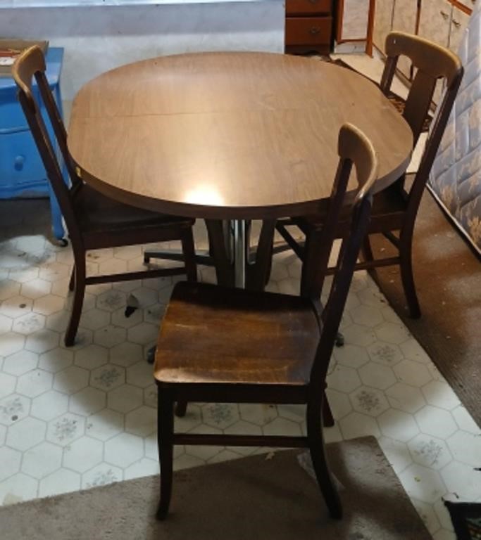 Kitchen Table & Chairs