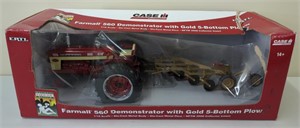 Farmall 560 Demonstrator w/Plow NIB 1/16