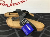 Birkenstock Men’s 11 (Size 45) Black Sandals NWT