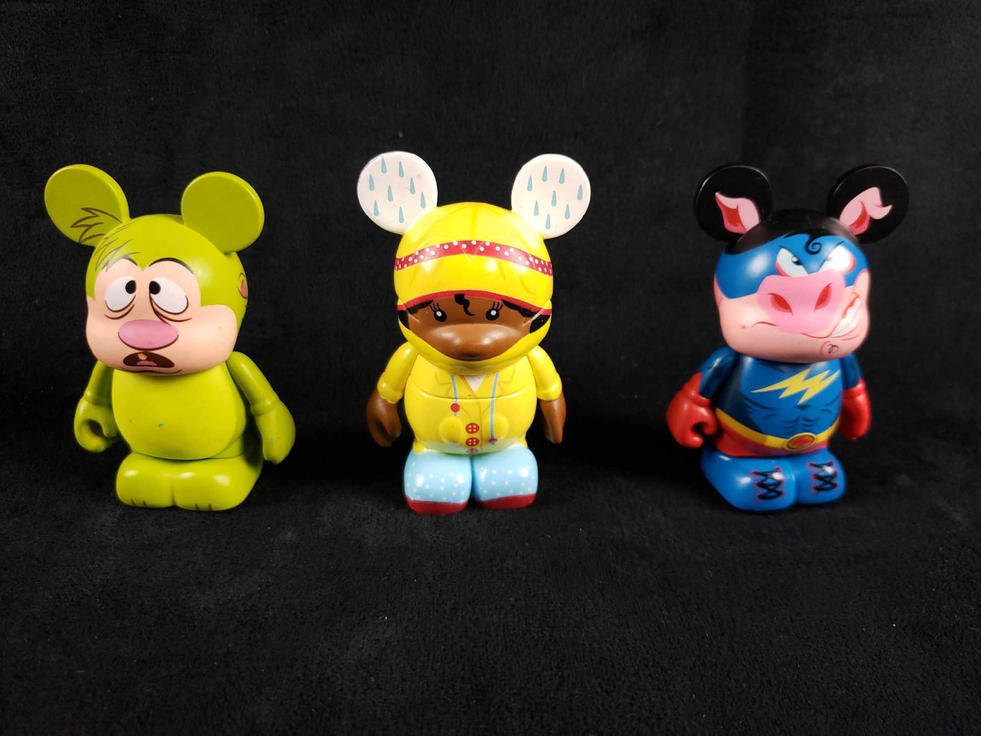 3 Vinyl Collectible Dunny Figurines B