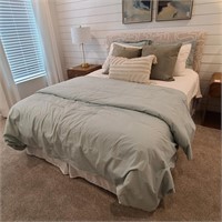 11PC QUEEN BEDDING