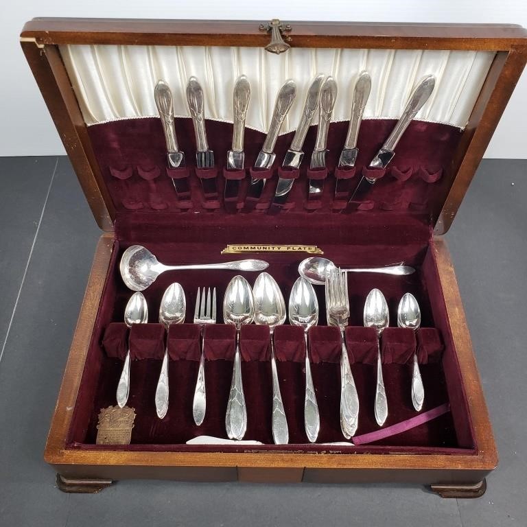 1932 SILVER FLATWARE SET LADY HAMILTON