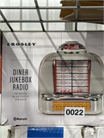 CROSLEY DINER JUKEBOX RADIO RETAIL $60