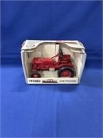 ERTL 1/16 Farmall Cub Tractor