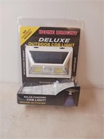 DELUXE OUTDOOR LED LIGHT