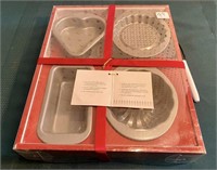 MINI CAKE PAN GIFT SET