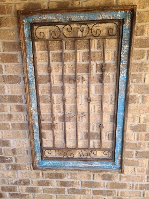 Metal & Wood Patio Wall Decor