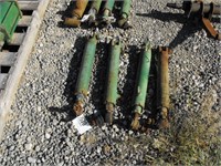 (4) John Deere cylinders