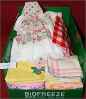 BOX OF KITCHEN TOWELS AND WASH CLOTHS
