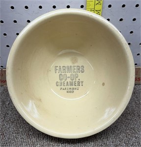 1953 Farmers CO-OP creamery Oven Ware no.8 bowl.