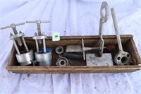 LOT OF VARIOUS SIZE BEARING PULLERS