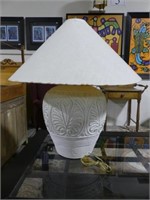 RETRO CERAMIC TABLE LAMP