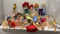 Big collection of Barbies and Disney characters