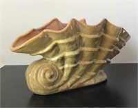 GONDER USA ART POTTERY SHELLFORM VASE