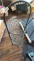 Metal vegetable basket