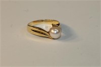 14K pearl rings size, 8, 3.5g