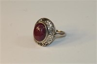 Large filigree 925 Ruby Cabachon ring, 8.5g, size