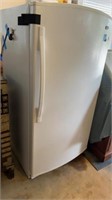 Maytag upright freezer works