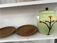 2 pottery plates and crock