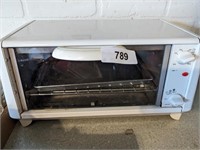 White Westinghouse Toaster Oven