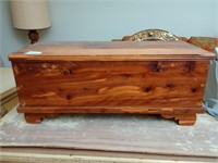 Great mini vintage cedar wooden chest. Approx 19
