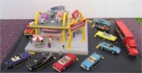 Train accessory McDonalds building with die cast